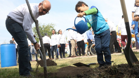 Gobierno de Tamaulipas reforesta y entrega tambos para agua en el CEREDITAM