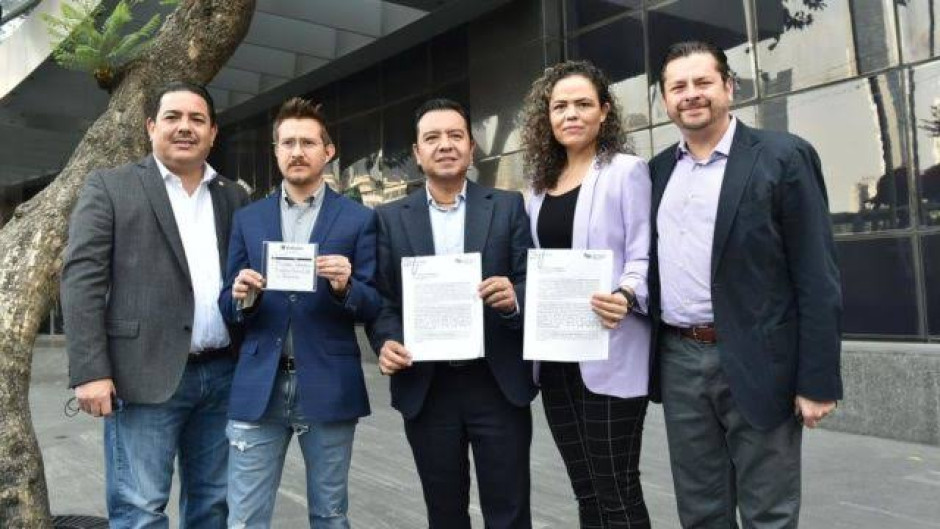 Panistas denuncian a Claudia Sheinbaum ante la FGR por tragedias en el metro