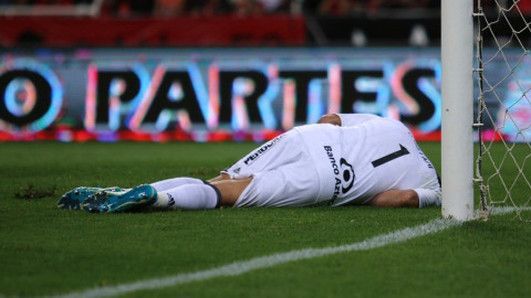 Terrible lesión de Óscar Ustari