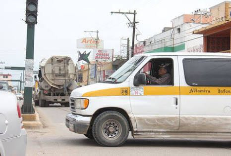 Actualizan servicio de transporte, camionetas van salen de circulación