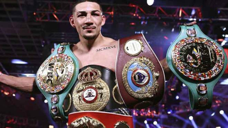 Teófimo López es el nuevo campeón de los pesos ligeros