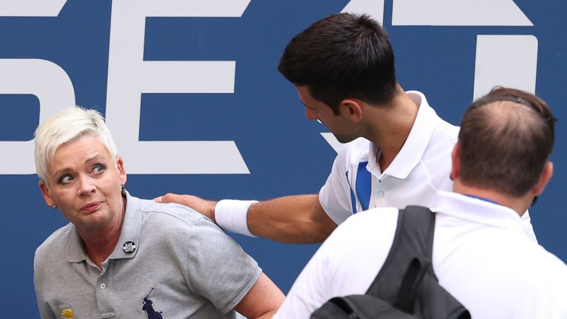 Descalifican a Djokovic  del US Open tras pelotazo no intencional a jueza