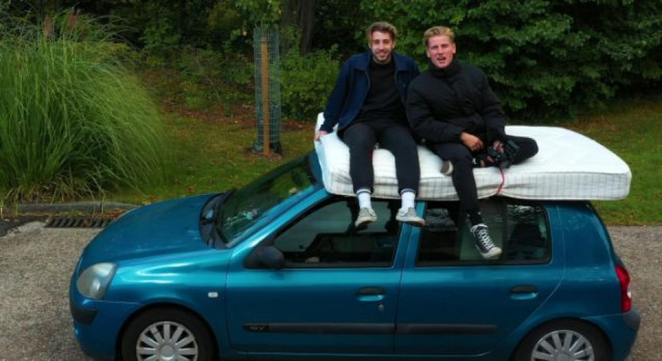 Youtubers crean ‘el peor Airbnb del mundo’ y no les fue nada mal