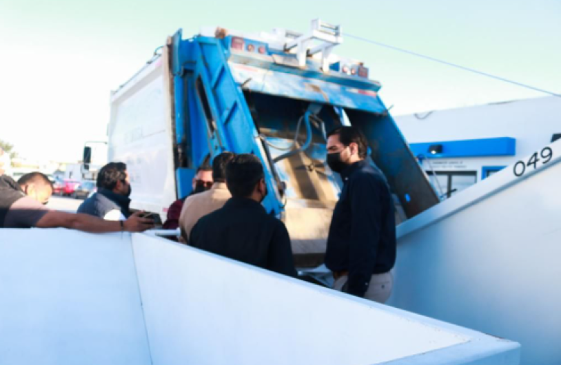 Recibe Servicios Públicos  Primarios equipo, para avanzar en la recolección de basura