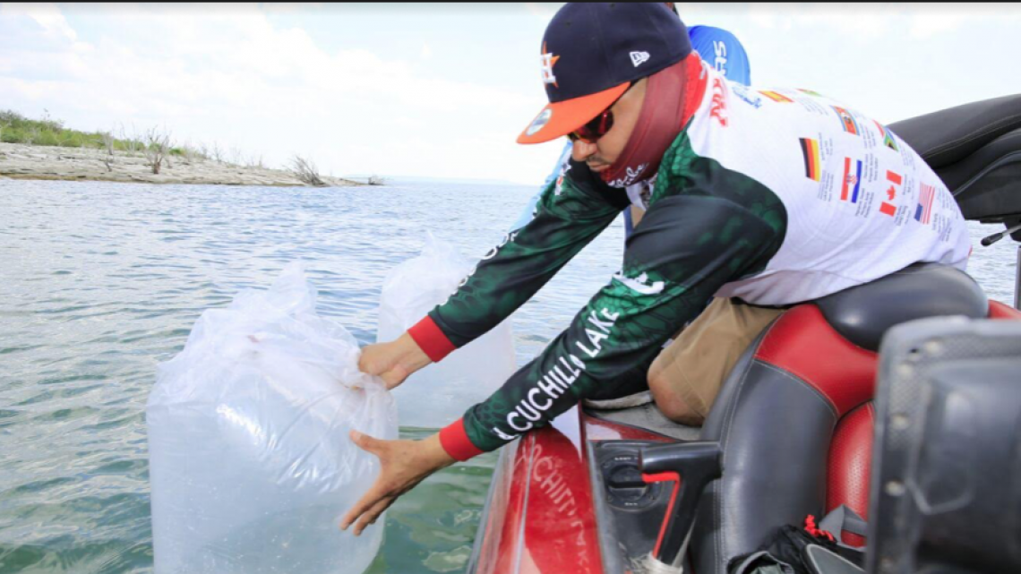 Gobierno de Tamaulipas, pescadores deportivos y comerciales llevan a cabo programa de repoblamiento de Lobina en la Presa Vicente Guerrero