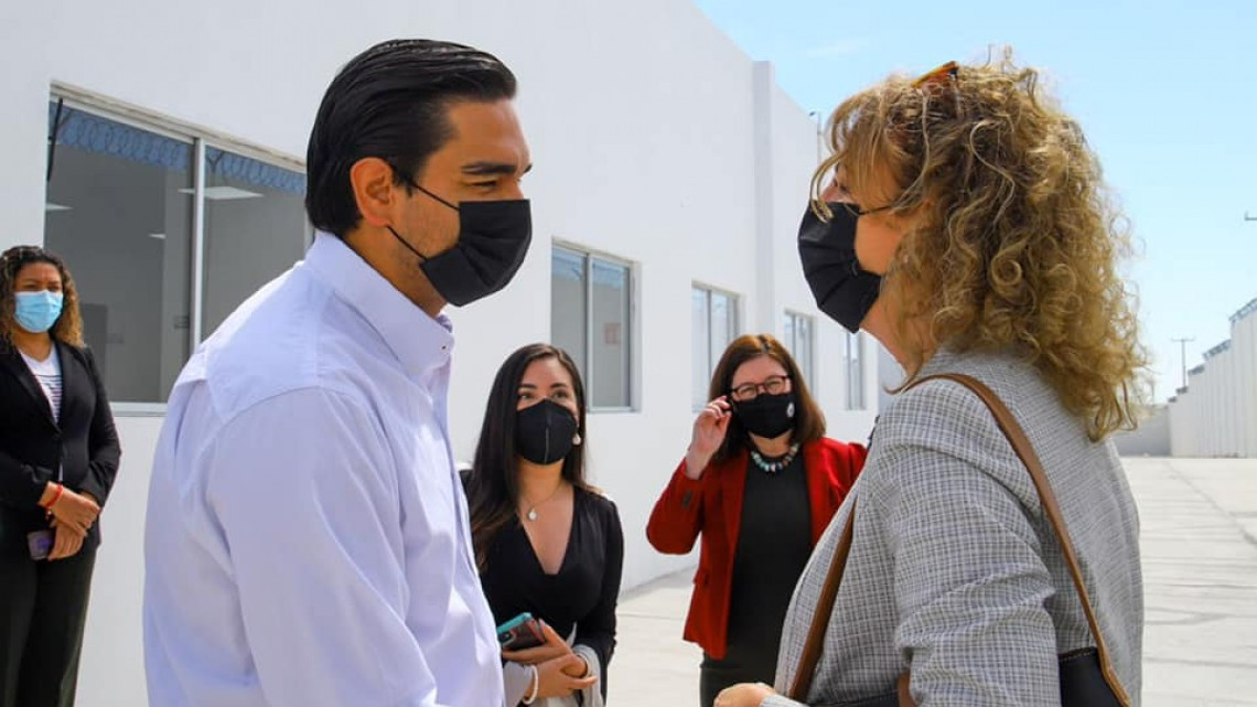 Recibe Carlos Peña visita de Cónsules de EEUU en nuevo CAMEF