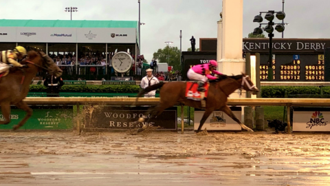 ¡VAR le da el Kentucky Derby #145 a Country House!