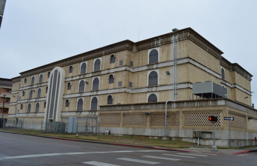 Hombre trata de introducir droga en cárcel de Laredo