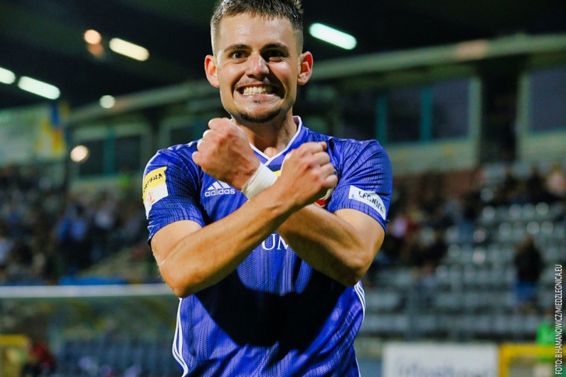 Futbolista se cambia el nombre a ‘Gokú’