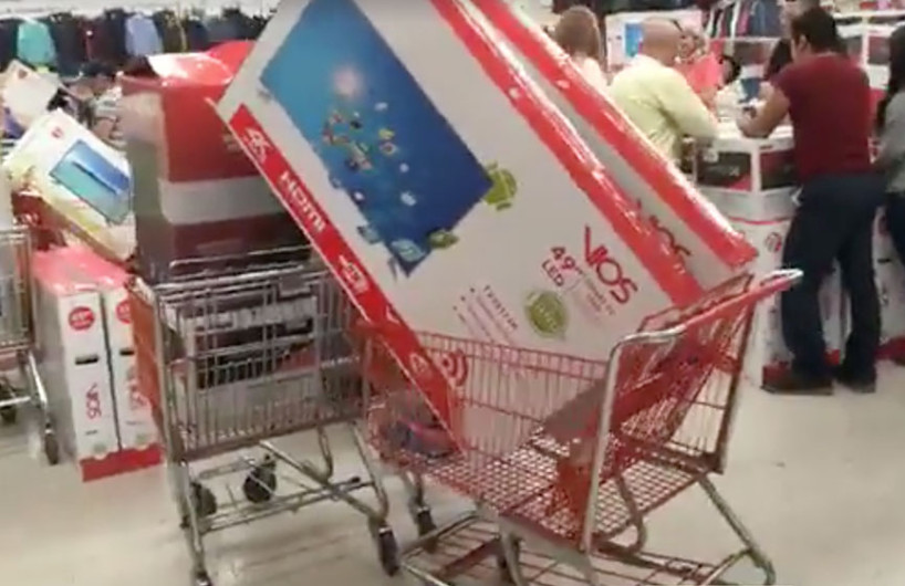 Aprovechan Buen Fin y se llevan pantallas a 16 pesos