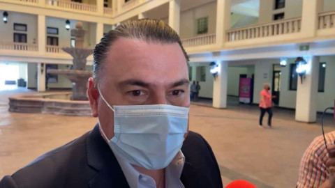 Gobernador terminará su mandato y no pedirá licencia 