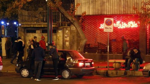 Reportan dos muertos y más de 100 heridos por sismo en Irán