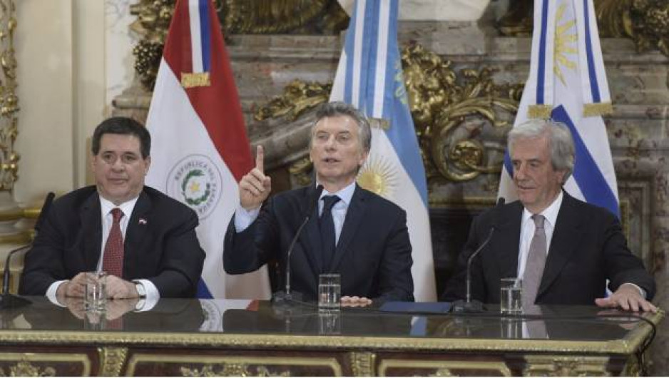 Presentan candidatura conjunta Uruguay, Argentina y Paraguay para Mundial 2030