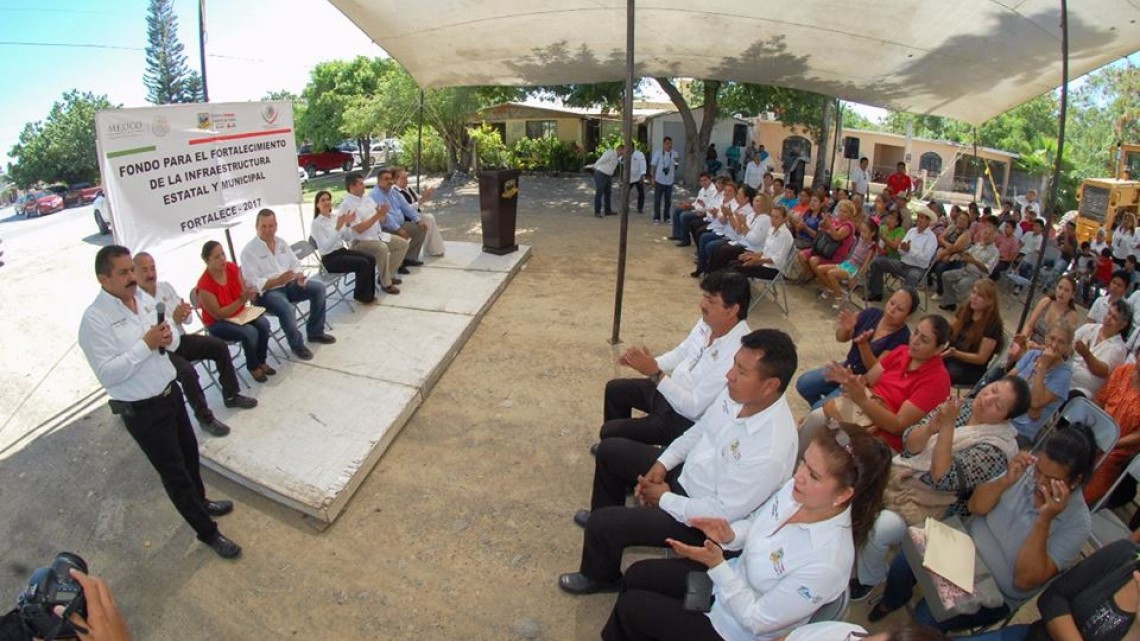 Inicia pavimentación de calle 15