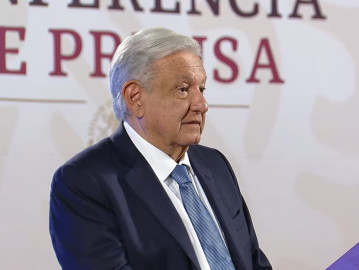 Relación con embajadas de EU y Canadá está en pausa: AMLO