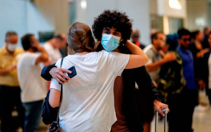 Suma Brasil 135 mil muertes por COVID-19 