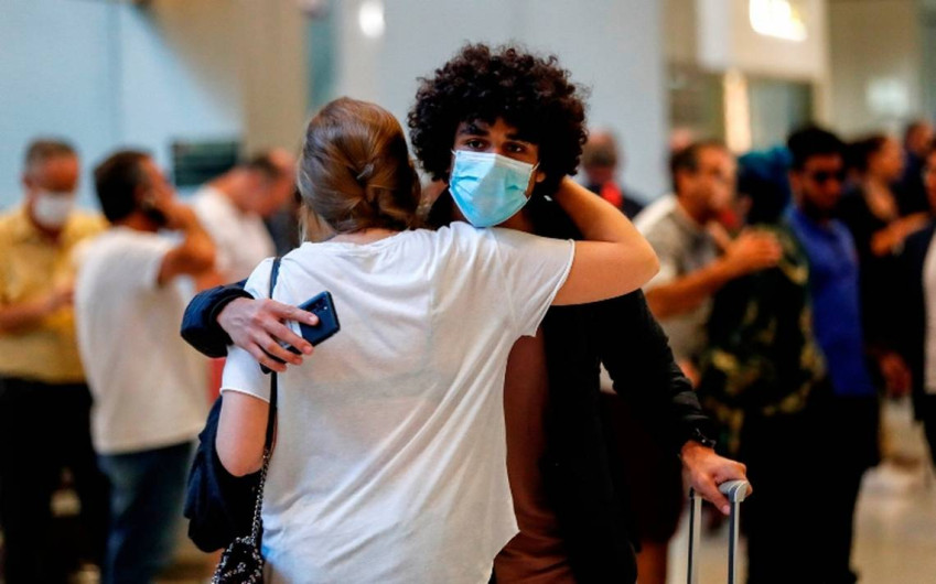 Suma Brasil 135 mil muertes por COVID-19 