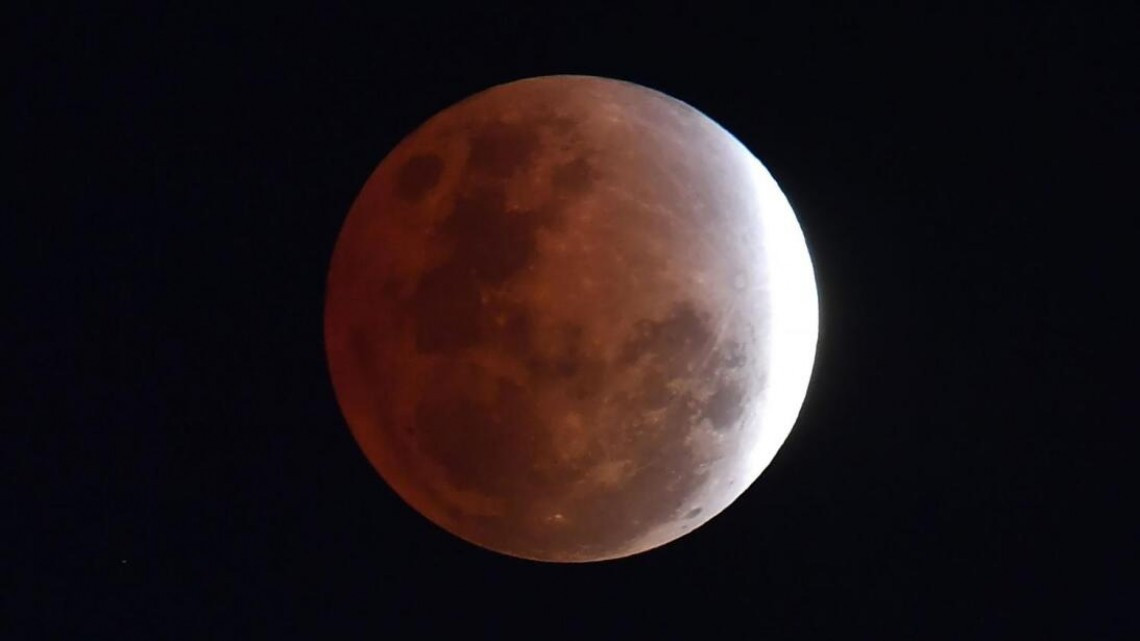 Así se vivió en México y otras partes del mundo, el eclipse lunar más largo del siglo 