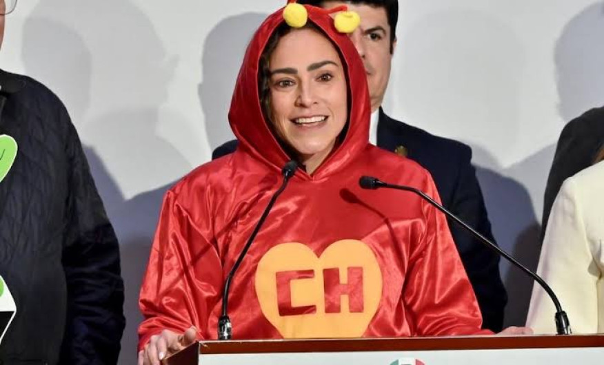 Vestida de Chapulín Colorado, diputada del PRI propone “Ley Antichapulín”