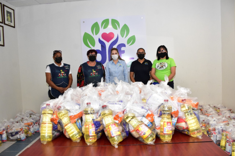 DIF Reynosa entrega canasta básica a la agrupación Núcleo Solidario de Discapacitados 