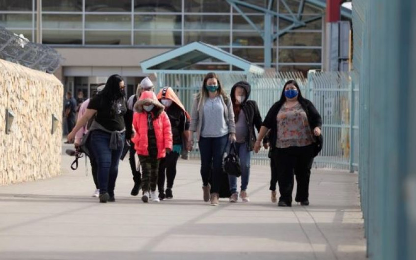 Admite EU más de 10 mil solicitantes de asilo desde México