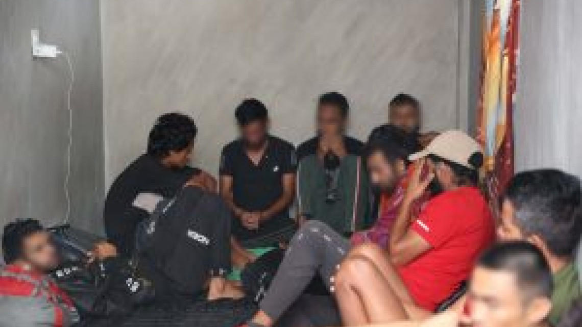 Encuentran encerrados a 41 migrantes en casa de Oaxaca