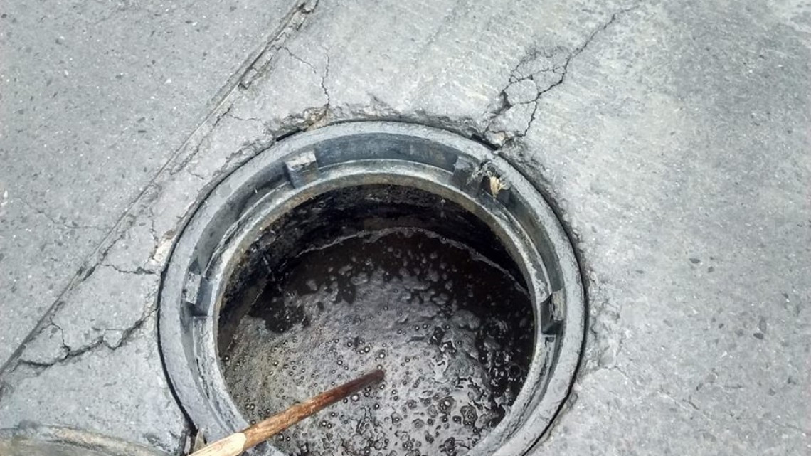 Comapa trabaja con equipo vactor