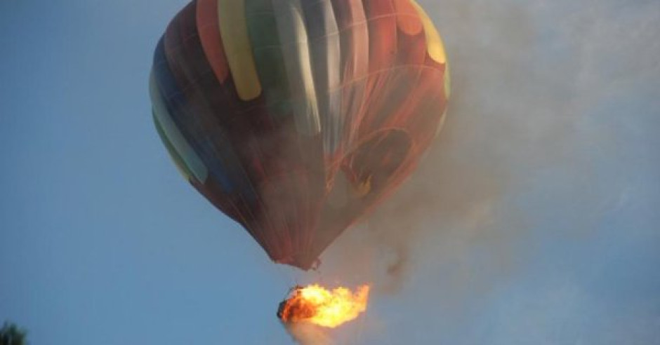 Muere una turistas tras caída de aerostático en Egipto