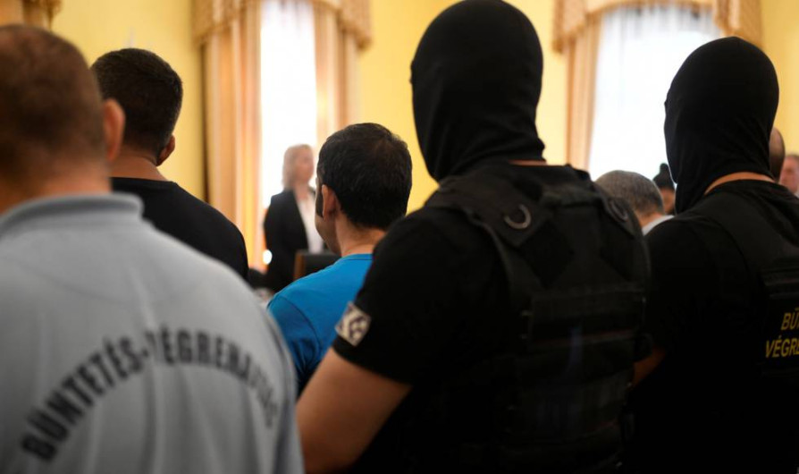 Hungría condena a cuatro traficantes por la muerte de 71 inmigrantes