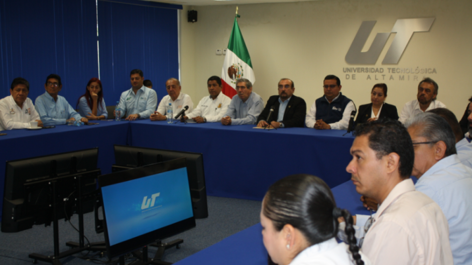 Participa Upalt en firma de convenio entre universidades