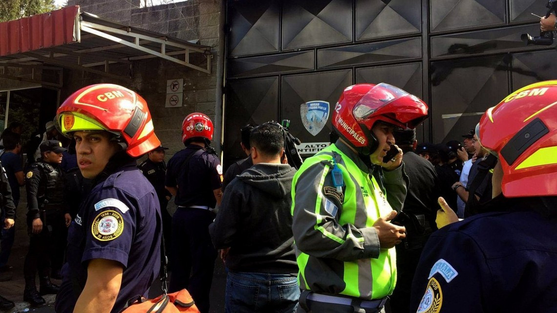 Se eleva a 22 los muertos tras incendio en casa hogar en Guatemala