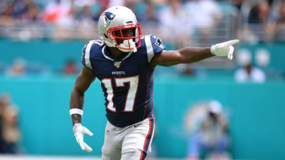 Antonio Brown es dado de baja de los Patriots  