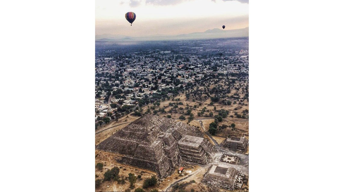 Aislinn y Mauricio inician el 2017 con un viaje en las alturas