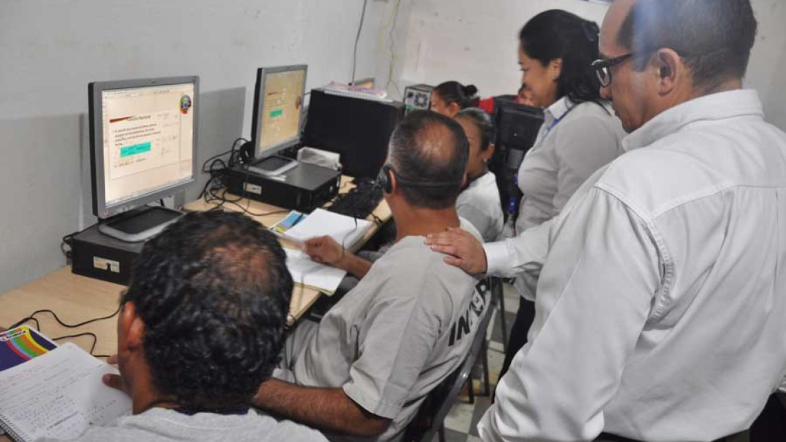 Habilita Tecnológico aula de cómputo en Cedes