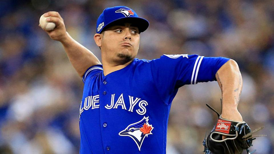 El mexicano Roberto Osuna llega a los Astros