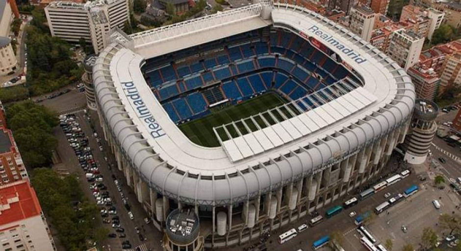 Santiago Bernabéu se convierte en almacenamiento de material sanitario