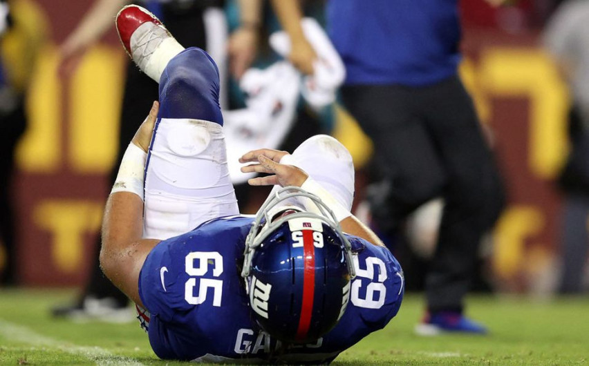 Escalofriante lesión de Nick Gates en la NFL