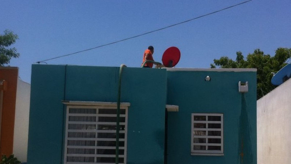 Continúa entrega de agua potable en pipas a colonias