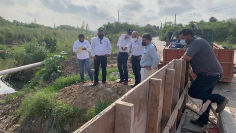 Recorrido de supervisión de drenes para evitar inundaciones en Colonias de Reynosa