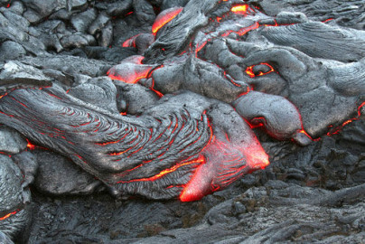 Brota lava en Michoacán