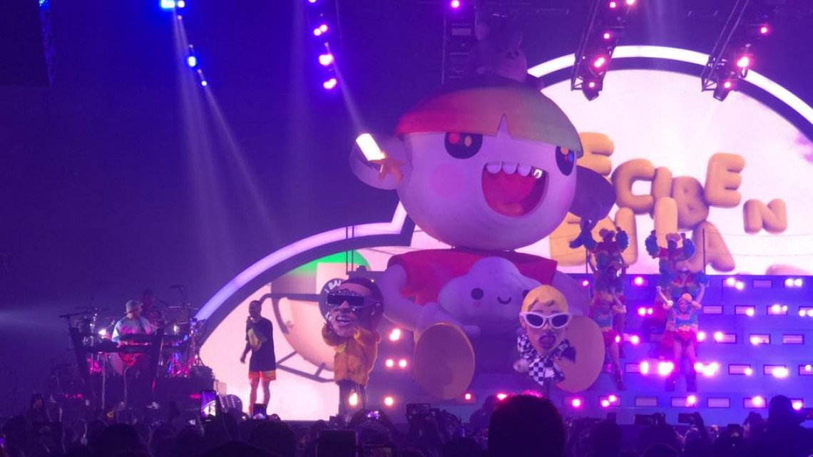 JBalvin levanta la mano por la salud mental y migrantes 