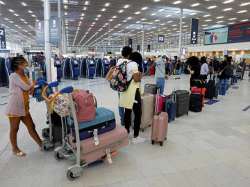 Francia test virológicos para detectar COVID-19 en aeropuertos