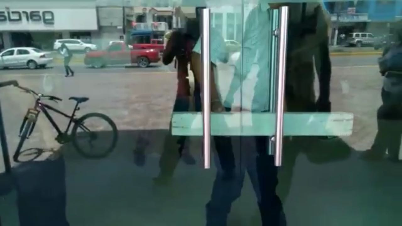 Ex empleados de Madero toman instalaciones de Palacio Municipal