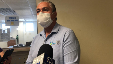 Cumplen taxis y “peseras” con domingo sin transporte público