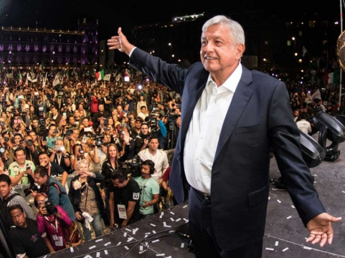 Peso se fortalece tas virtual triunfo de AMLO