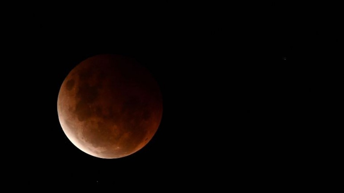 Así se vivió la "super luna" de mayo 
