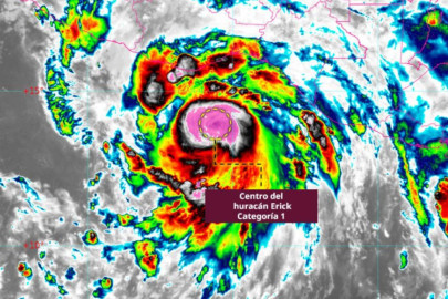 Erick se intensifica a huracán categoría 1 frente a las costas de Oaxaca