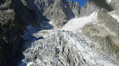 Un glaciar del Mont Blanc a punto de colapsar