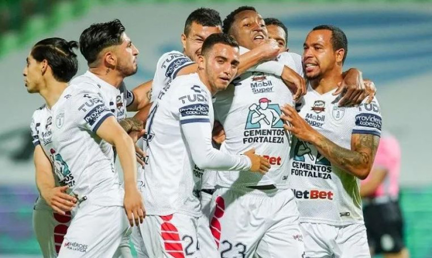 Pachuca golea a Santos y clasifica a la Liguilla