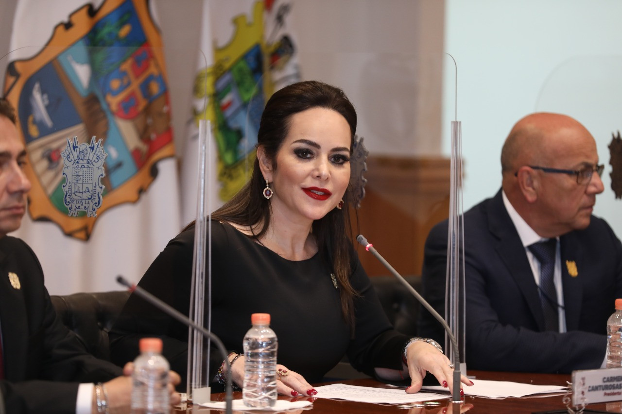 Avala clase política a Carmen Lilia Canturosas